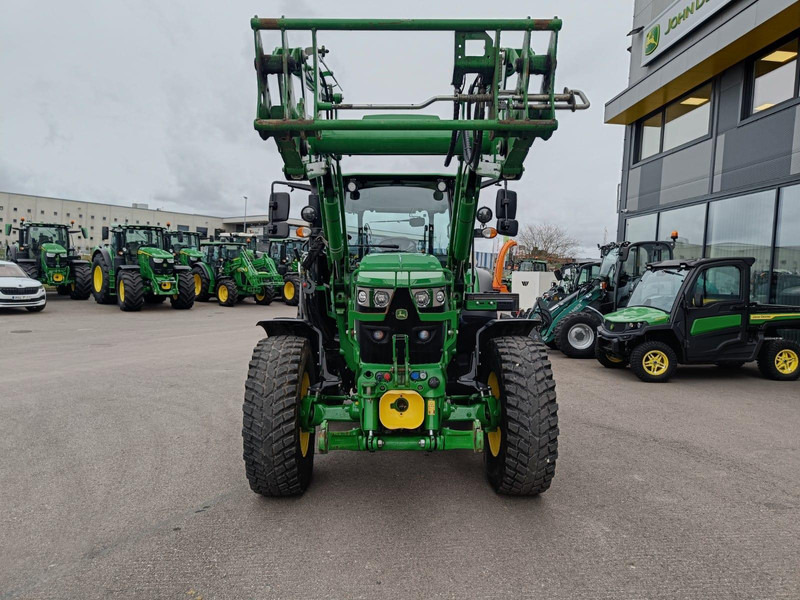 John Deere 6115 RC - Traktor: obrázek 2 John Deere 6115 RC - Traktor: obrázek 2