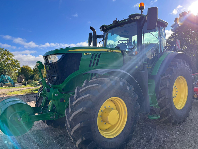 John Deere 6215R Autopowr - Traktor: obrázek 3 John Deere 6215R Autopowr - Traktor: obrázek 3