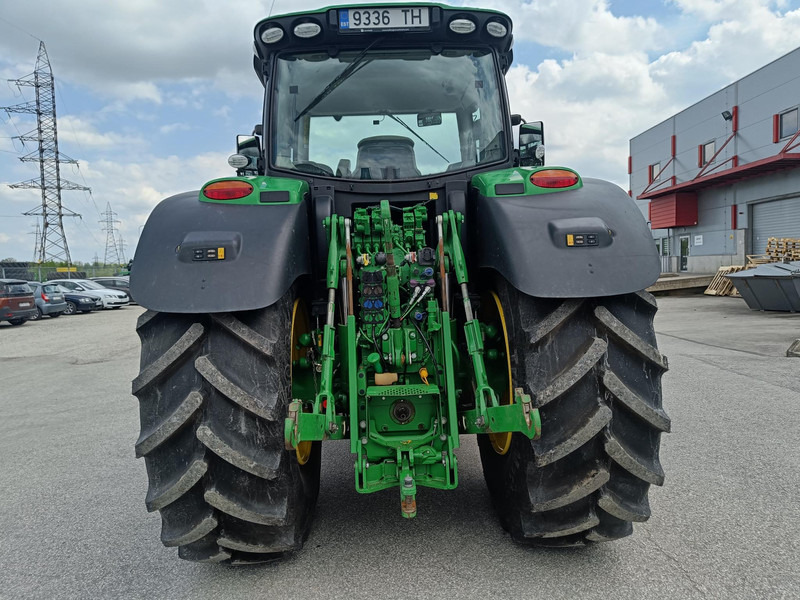 John Deere 6215R - Traktor: obrázek 4 John Deere 6215R - Traktor: obrázek 4