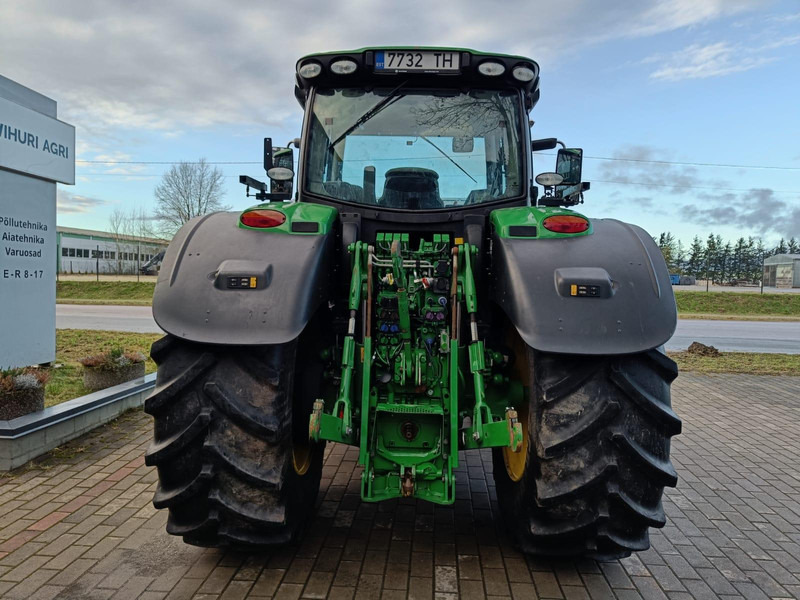 John Deere 6215R - Traktor: obrázek 4 John Deere 6215R - Traktor: obrázek 4