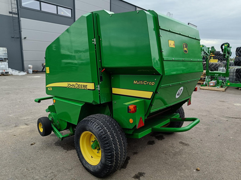 John Deere 623N - Lis na válcové balíky: obrázek 2 John Deere 623N - Lis na válcové balíky: obrázek 2