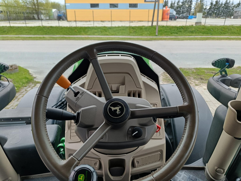 Traktor John Deere 6R 175: obrázek 17 Traktor John Deere 6R 175: obrázek 17