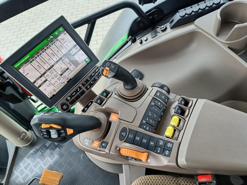 Traktor John Deere 6R 175: obrázek 14 Traktor John Deere 6R 175: obrázek 14
