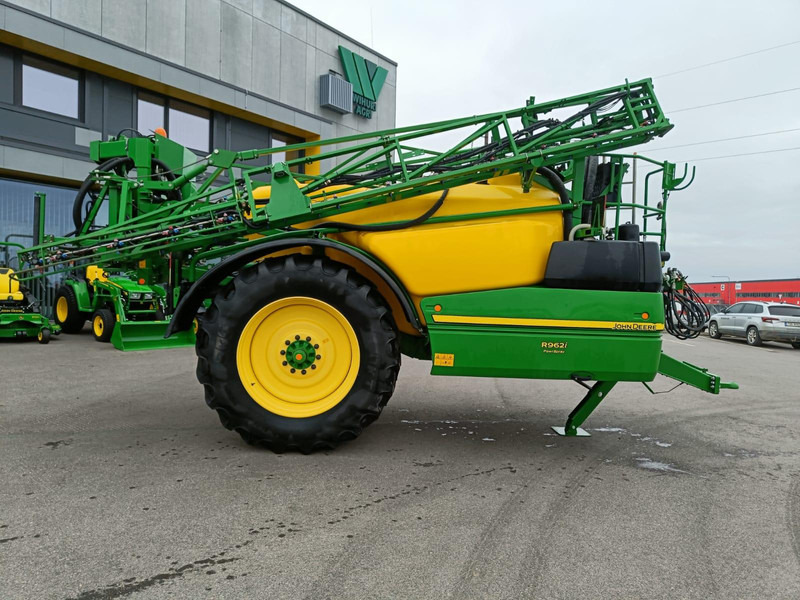 John Deere R962i - Tažený postřikovač: obrázek 2 John Deere R962i - Tažený postřikovač: obrázek 2