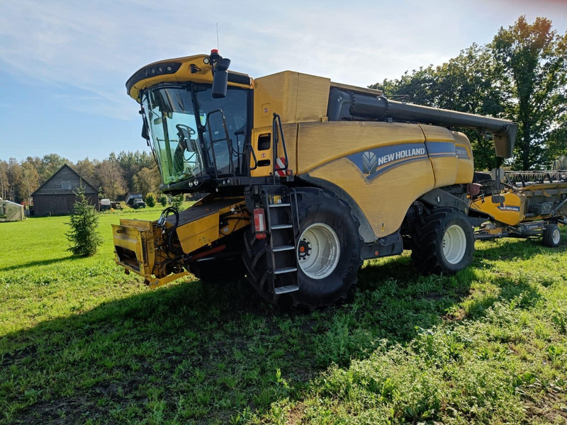 New Holland CX 8.90 - Sklízecí mlátička: obrázek 1 New Holland CX 8.90 - Sklízecí mlátička: obrázek 1