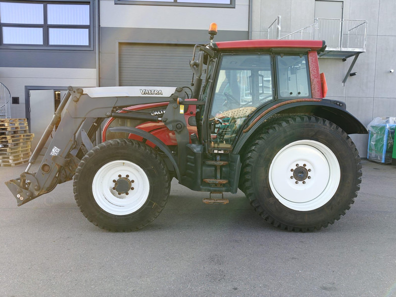 Valtra N101 - Traktor: obrázek 2 Valtra N101 - Traktor: obrázek 2