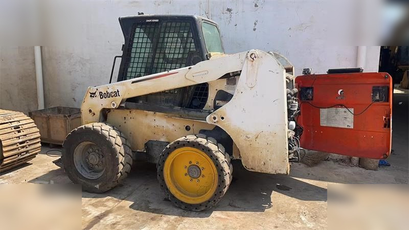 BOBCAT S220 - Smykový nakladač: obrázek 1 BOBCAT S220 - Smykový nakladač: obrázek 1