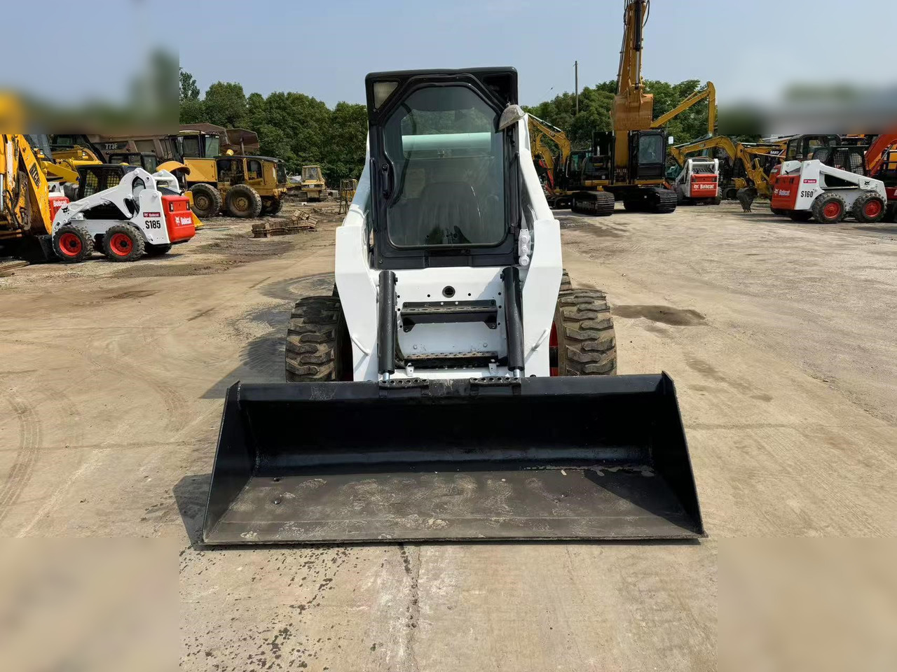 BOBCAT S300 - Smykový nakladač: obrázek 2 BOBCAT S300 - Smykový nakladač: obrázek 2