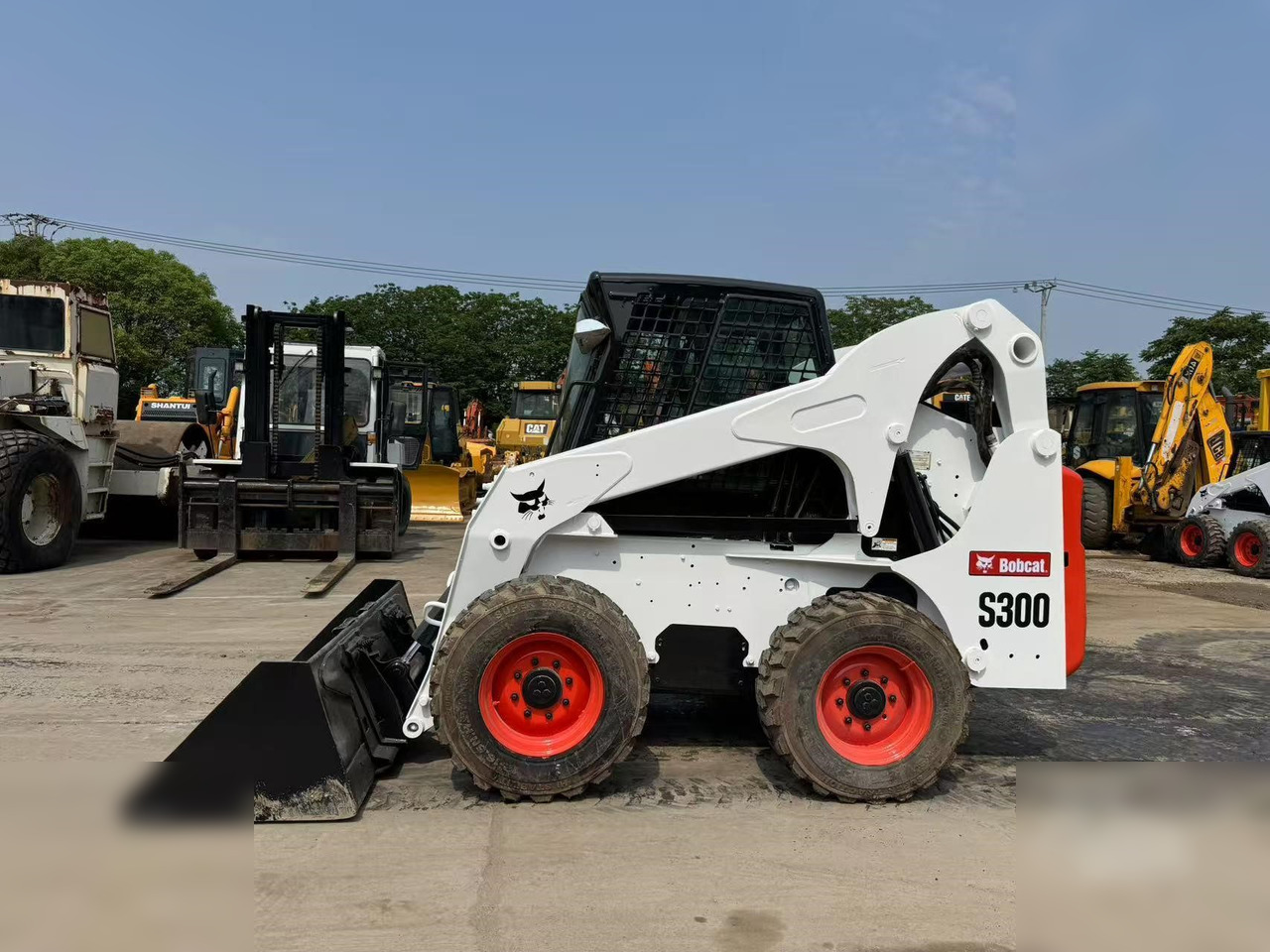 BOBCAT S300 - Smykový nakladač: obrázek 1 BOBCAT S300 - Smykový nakladač: obrázek 1