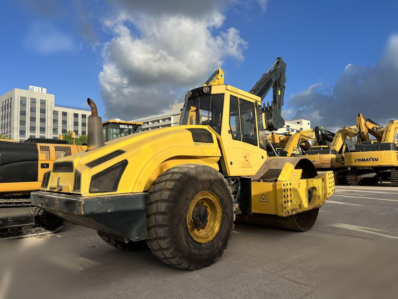 BOMAG BW226DH-4 - Válec: obrázek 2 BOMAG BW226DH-4 - Válec: obrázek 2
