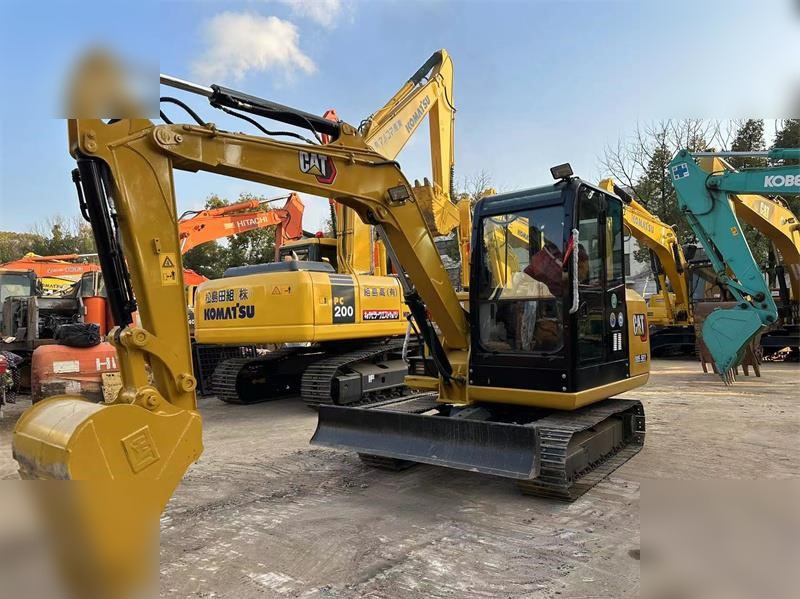 CATERPILLAR 305.5E - Mini rýpadlo: obrázek 3 CATERPILLAR 305.5E - Mini rýpadlo: obrázek 3