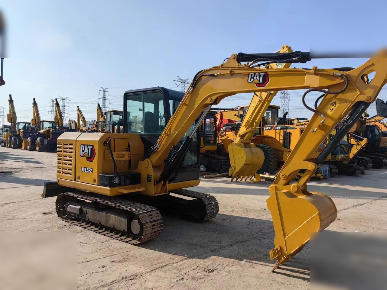 CATERPILLAR 305.5E2 - Mini rýpadlo: obrázek 1 CATERPILLAR 305.5E2 - Mini rýpadlo: obrázek 1