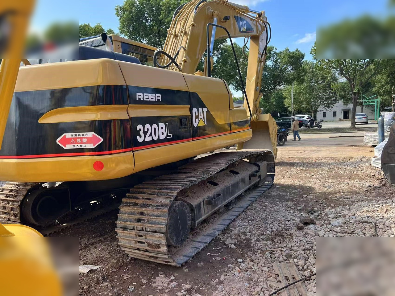 CATERPILLAR 320BL - Pásové rýpadlo: obrázek 3 CATERPILLAR 320BL - Pásové rýpadlo: obrázek 3