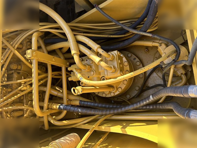 Pásové rýpadlo CATERPILLAR 320BL: obrázek 8 Pásové rýpadlo CATERPILLAR 320BL: obrázek 8