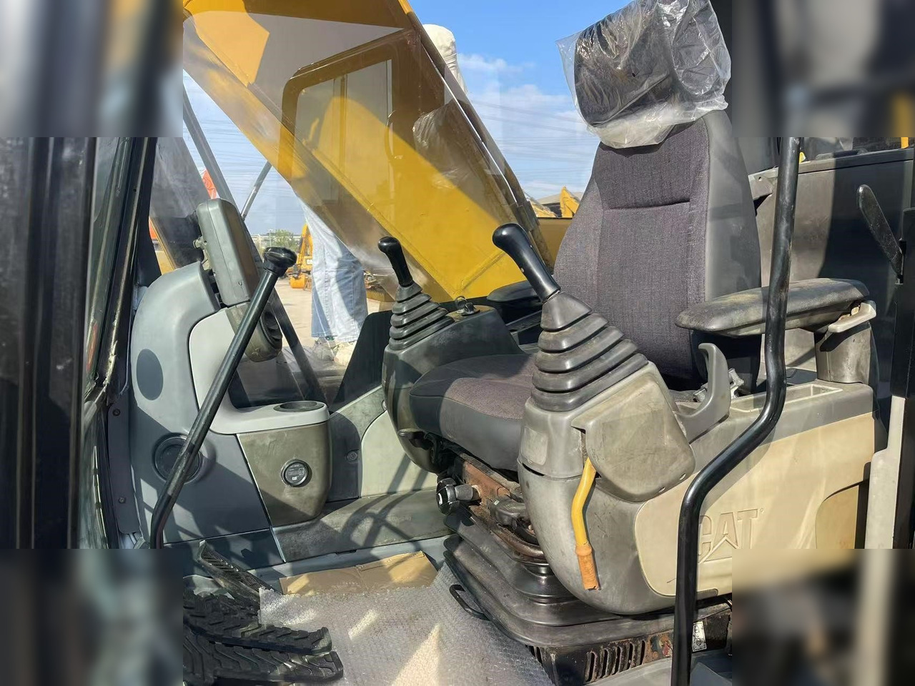 CATERPILLAR 320D - Pásové rýpadlo: obrázek 5 CATERPILLAR 320D - Pásové rýpadlo: obrázek 5