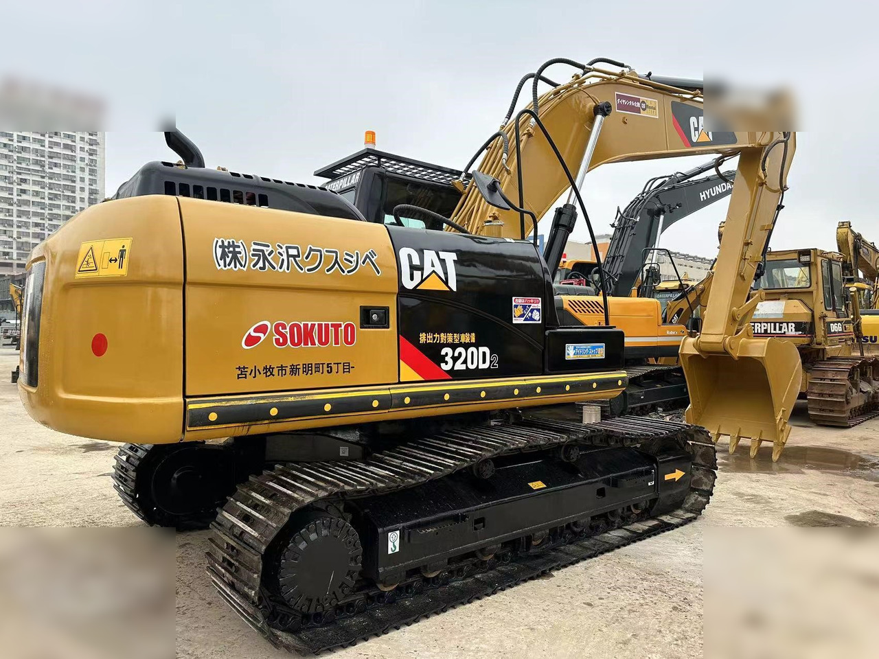CATERPILLAR 320D2 - Pásové rýpadlo: obrázek 2 CATERPILLAR 320D2 - Pásové rýpadlo: obrázek 2
