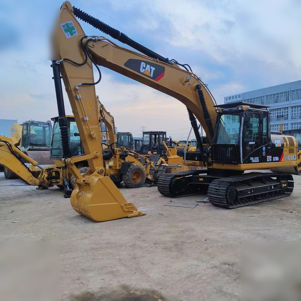 CATERPILLAR 320D2 - Pásové rýpadlo: obrázek 2 CATERPILLAR 320D2 - Pásové rýpadlo: obrázek 2