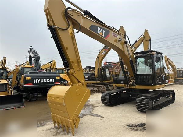 CATERPILLAR 320D2 - Pásové rýpadlo: obrázek 1 CATERPILLAR 320D2 - Pásové rýpadlo: obrázek 1
