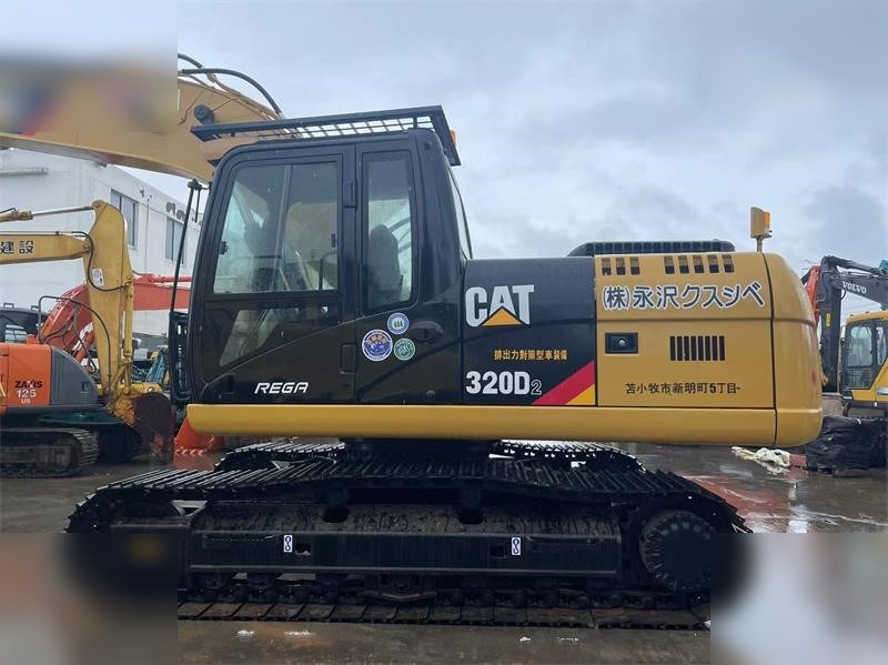 CATERPILLAR 320D2 - Pásové rýpadlo: obrázek 4 CATERPILLAR 320D2 - Pásové rýpadlo: obrázek 4