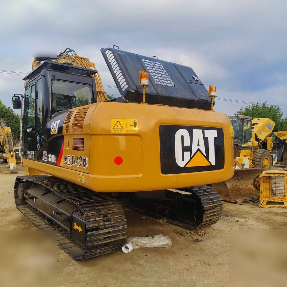 CATERPILLAR 320D2 - Pásové rýpadlo: obrázek 4 CATERPILLAR 320D2 - Pásové rýpadlo: obrázek 4