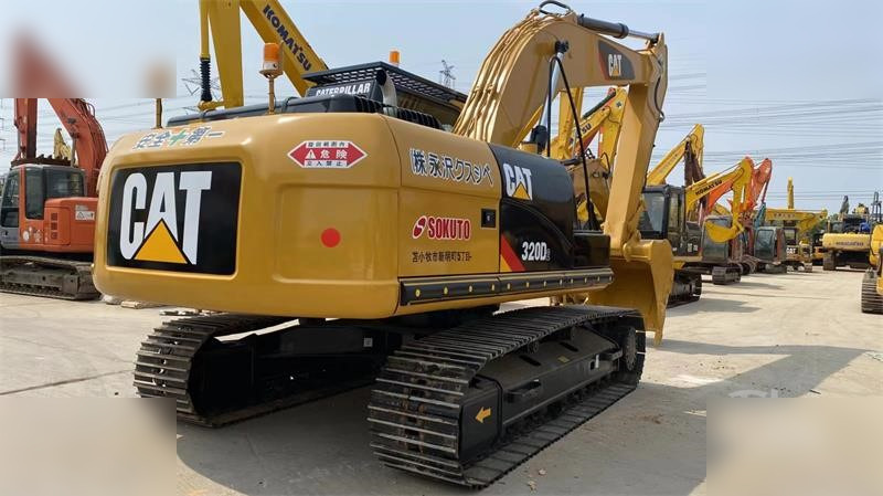 CATERPILLAR 320D2 - Pásové rýpadlo: obrázek 3 CATERPILLAR 320D2 - Pásové rýpadlo: obrázek 3