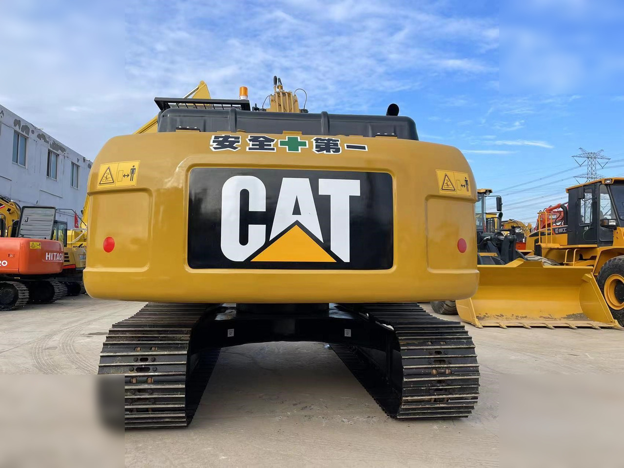 CATERPILLAR 320D2 - Pásové rýpadlo: obrázek 4 CATERPILLAR 320D2 - Pásové rýpadlo: obrázek 4
