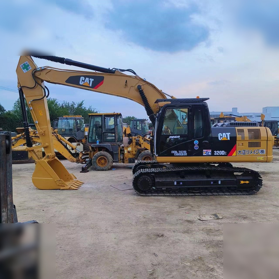 CATERPILLAR 320D2 - Pásové rýpadlo: obrázek 1 CATERPILLAR 320D2 - Pásové rýpadlo: obrázek 1