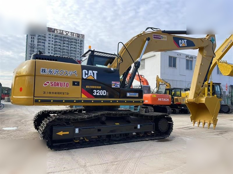 CATERPILLAR 320D2 - Pásové rýpadlo: obrázek 2 CATERPILLAR 320D2 - Pásové rýpadlo: obrázek 2