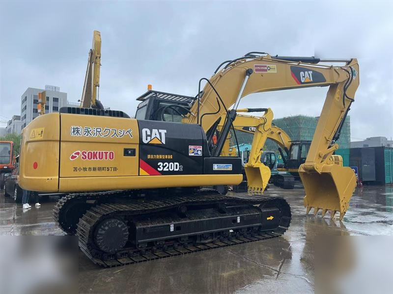 CATERPILLAR 320D2 - Pásové rýpadlo: obrázek 2 CATERPILLAR 320D2 - Pásové rýpadlo: obrázek 2