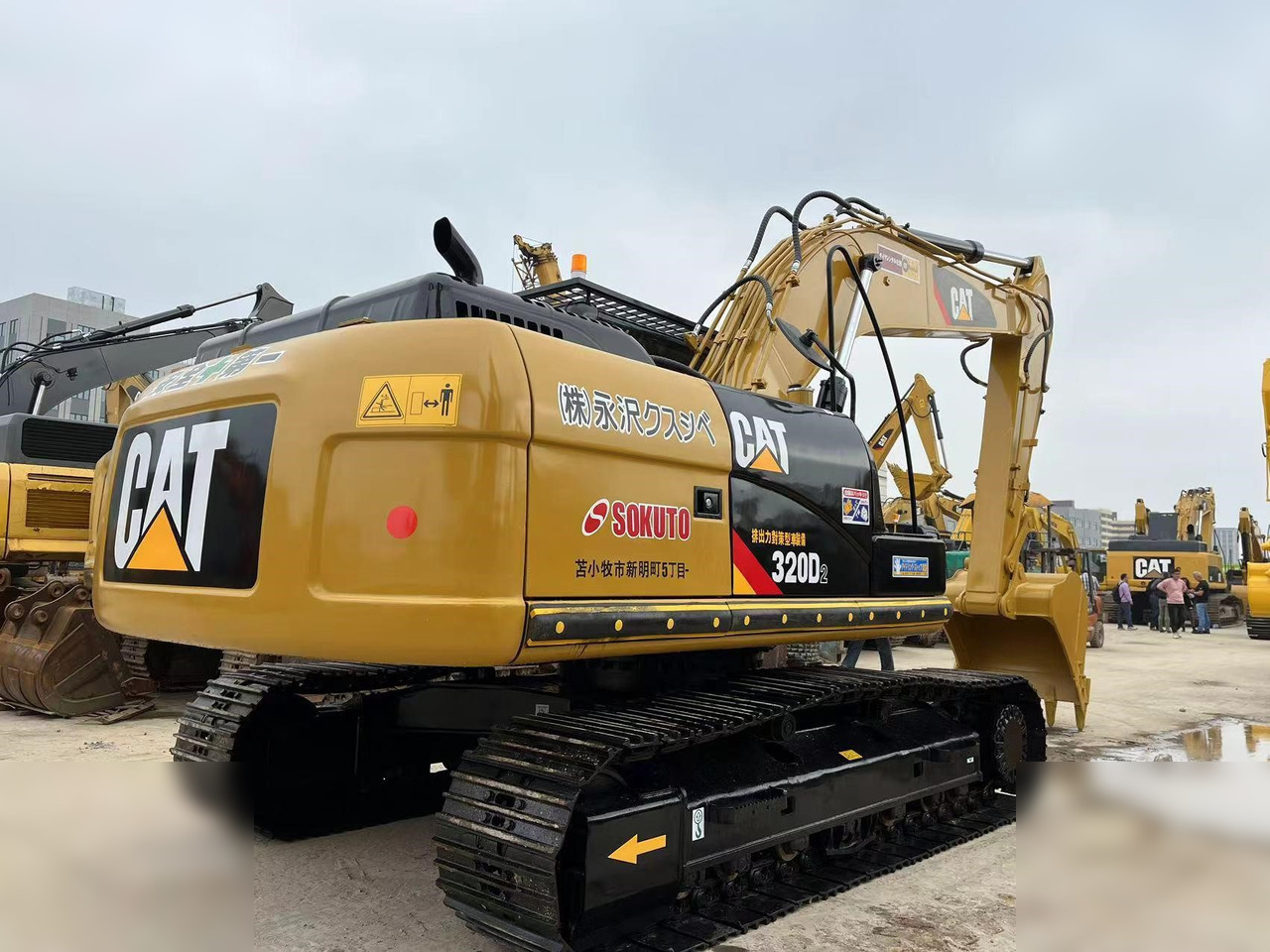 CATERPILLAR 320D2 - Pásové rýpadlo: obrázek 3 CATERPILLAR 320D2 - Pásové rýpadlo: obrázek 3