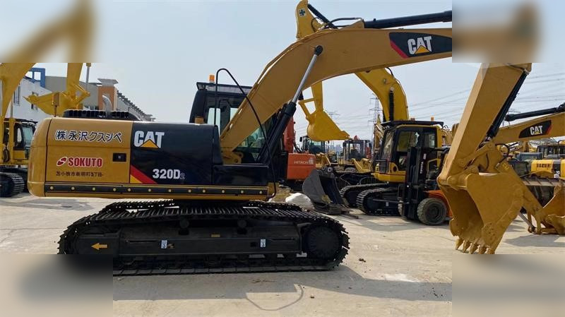 CATERPILLAR 320D2 - Pásové rýpadlo: obrázek 1 CATERPILLAR 320D2 - Pásové rýpadlo: obrázek 1