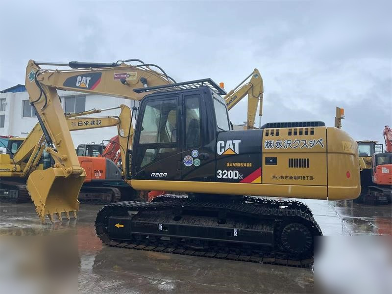 CATERPILLAR 320D2 - Pásové rýpadlo: obrázek 1 CATERPILLAR 320D2 - Pásové rýpadlo: obrázek 1