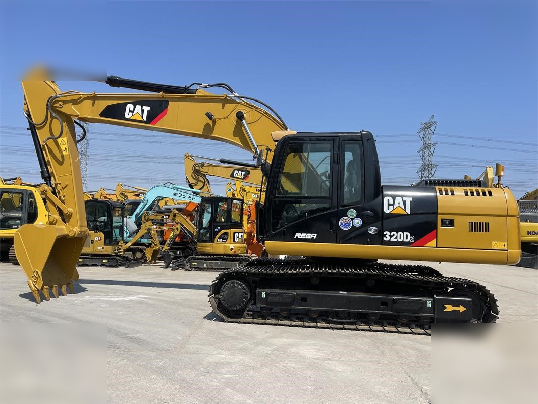 CATERPILLAR 320D2 - Pásové rýpadlo: obrázek 1 CATERPILLAR 320D2 - Pásové rýpadlo: obrázek 1