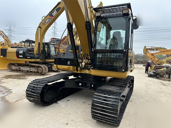 CATERPILLAR 320D2 - Pásové rýpadlo: obrázek 5 CATERPILLAR 320D2 - Pásové rýpadlo: obrázek 5