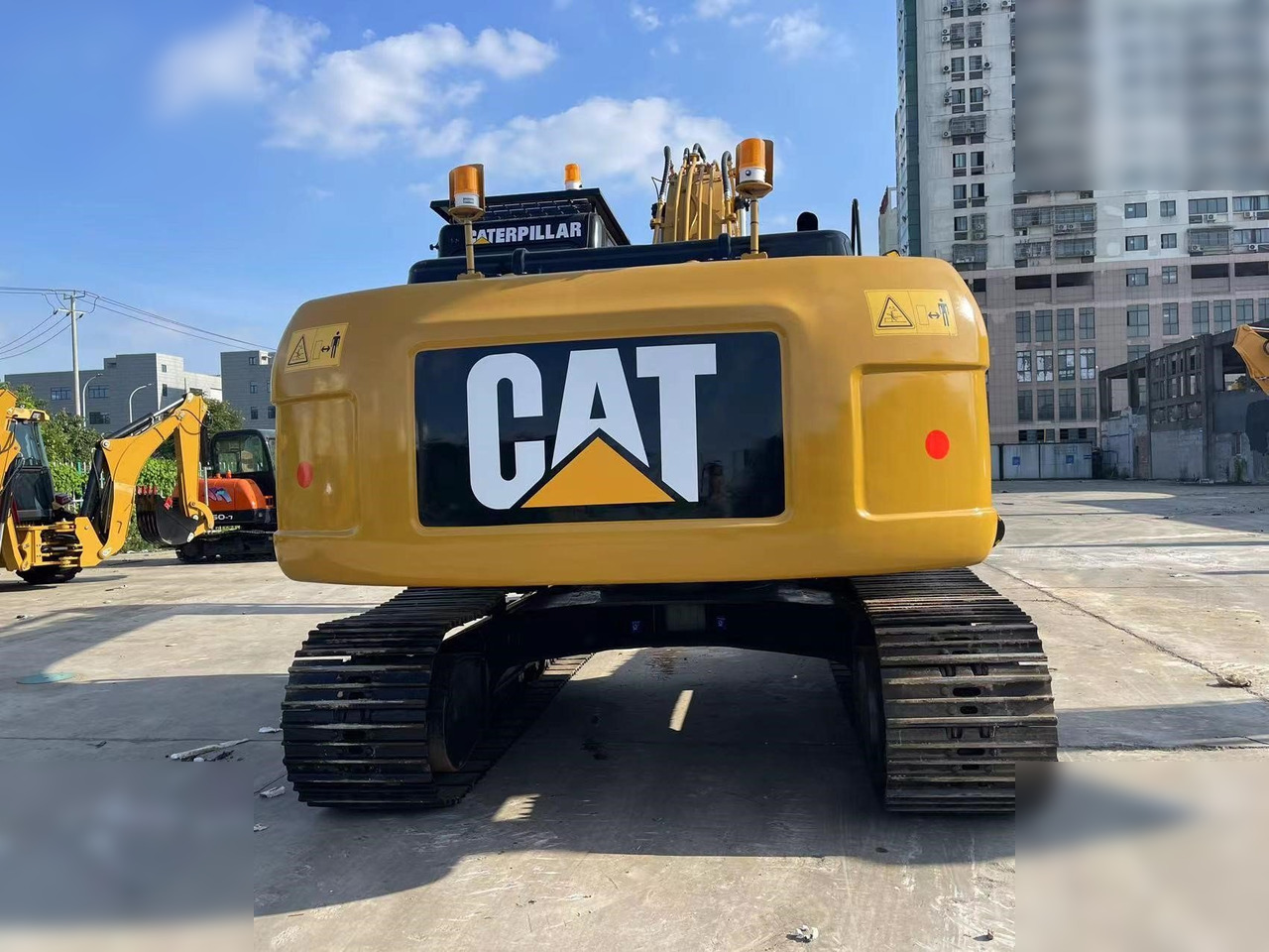 CATERPILLAR 320DL - Pásové rýpadlo: obrázek 4 CATERPILLAR 320DL - Pásové rýpadlo: obrázek 4