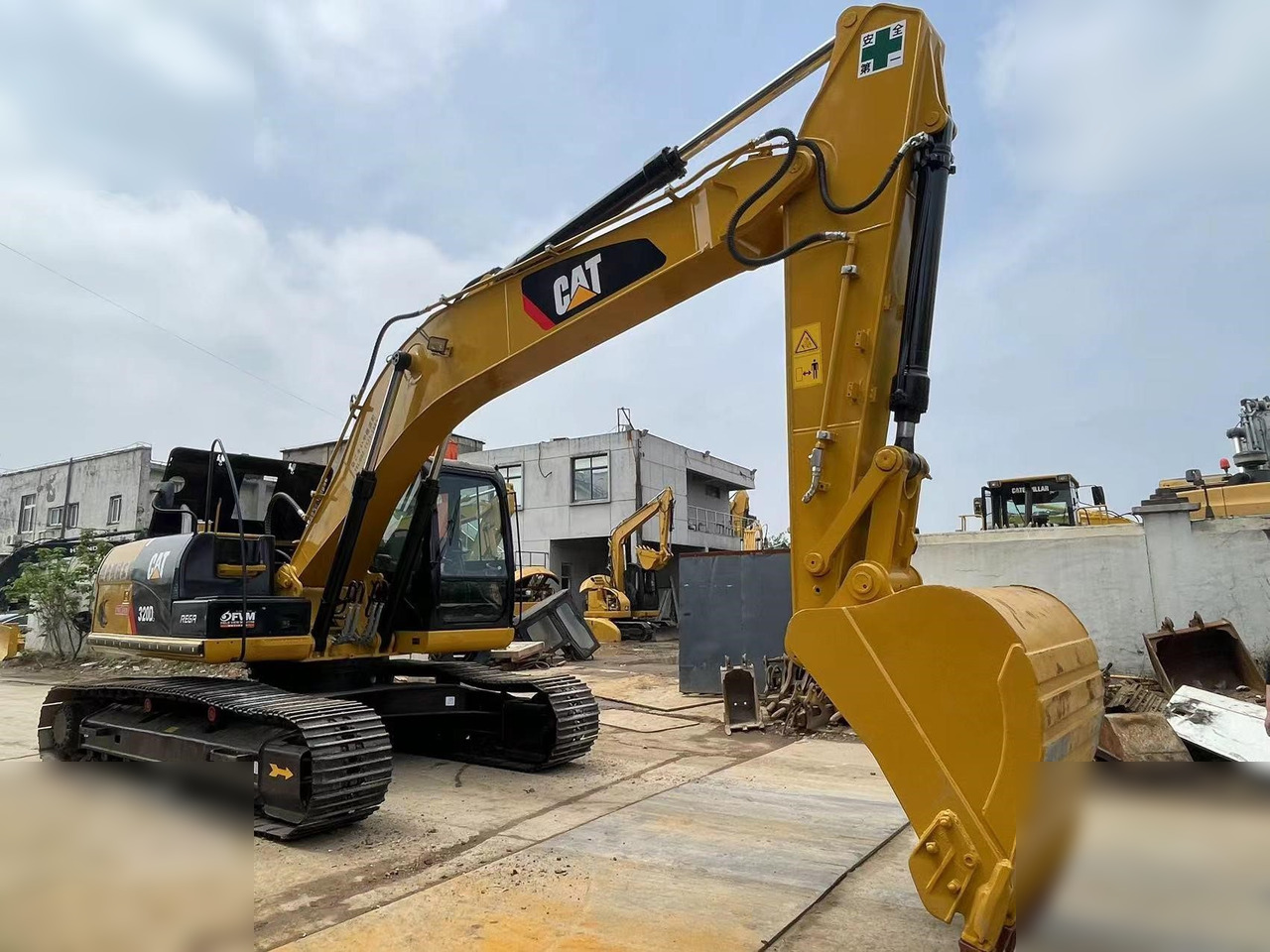 CATERPILLAR 320DL - Pásové rýpadlo: obrázek 4 CATERPILLAR 320DL - Pásové rýpadlo: obrázek 4