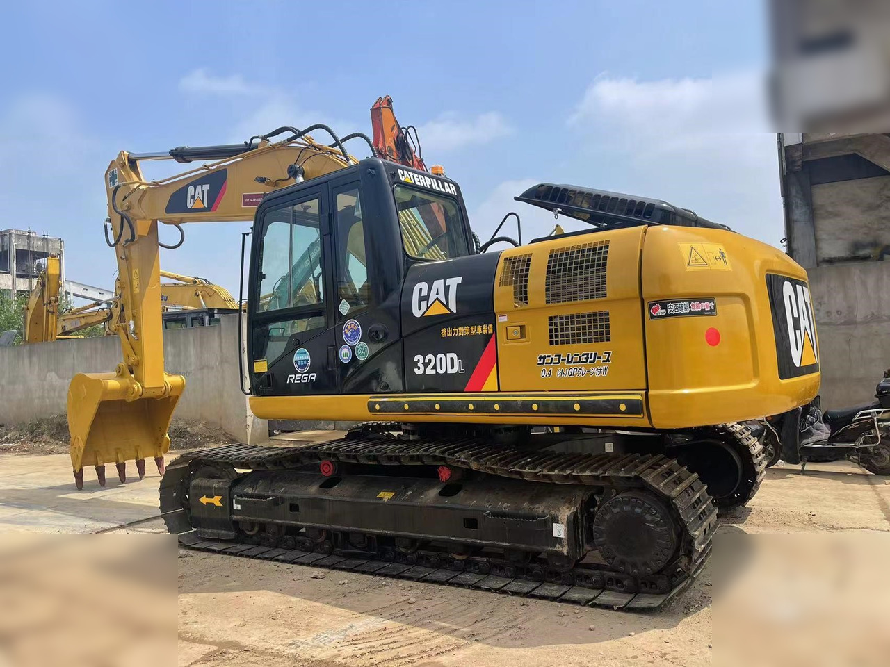 CATERPILLAR 320DL - Pásové rýpadlo: obrázek 2 CATERPILLAR 320DL - Pásové rýpadlo: obrázek 2