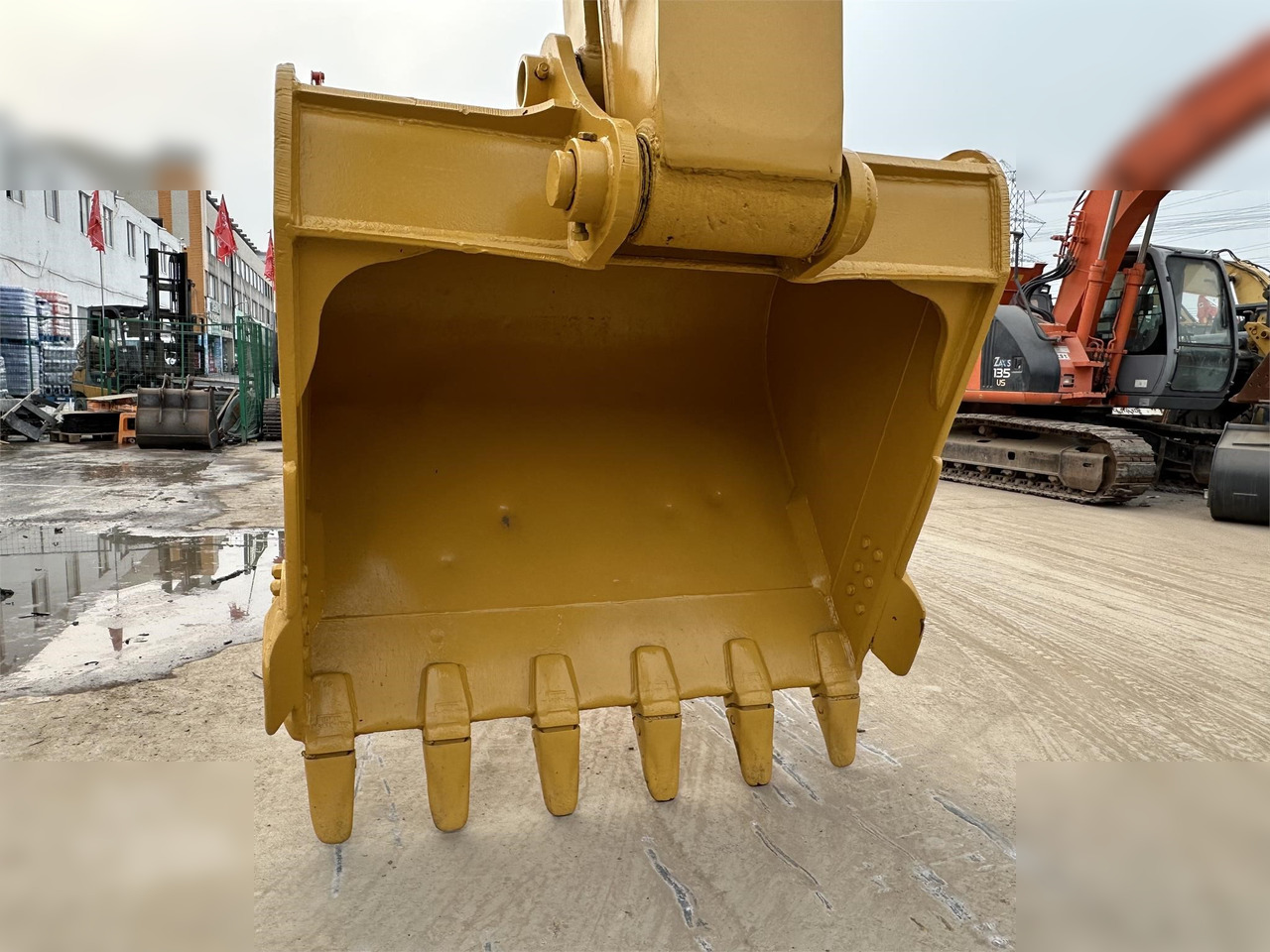 Pásové rýpadlo CATERPILLAR 330D: obrázek 7