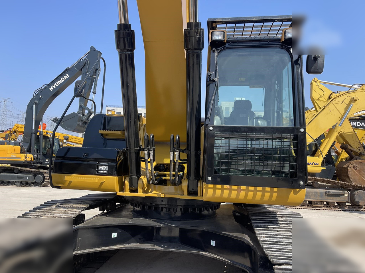 CATERPILLAR 330DL - Pásové rýpadlo: obrázek 2 CATERPILLAR 330DL - Pásové rýpadlo: obrázek 2