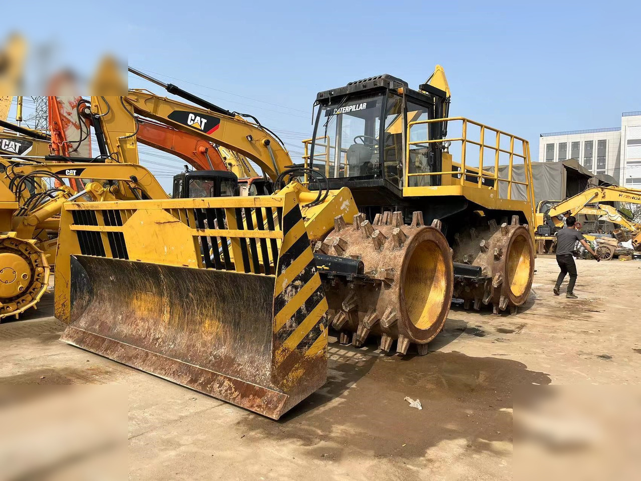 CATERPILLAR 826G - Kompaktor: obrázek 1 CATERPILLAR 826G - Kompaktor: obrázek 1