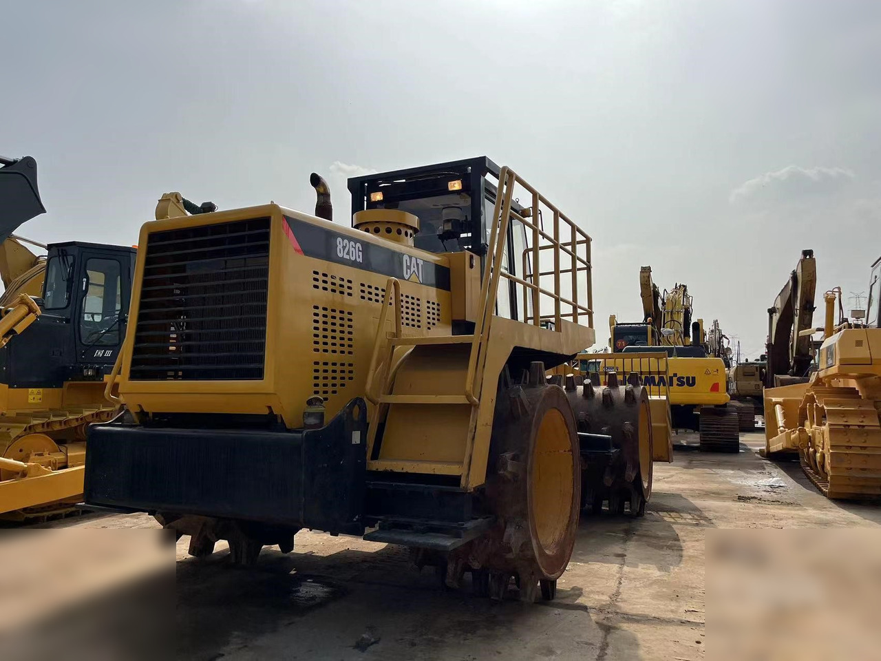 CATERPILLAR 826G - Kompaktor: obrázek 2 CATERPILLAR 826G - Kompaktor: obrázek 2