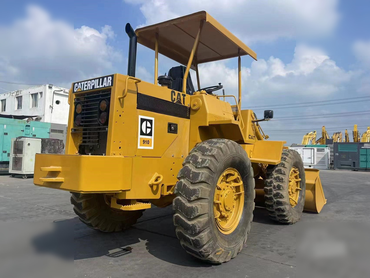 CATERPILLAR 910 - Kolový nakladač: obrázek 4 CATERPILLAR 910 - Kolový nakladač: obrázek 4