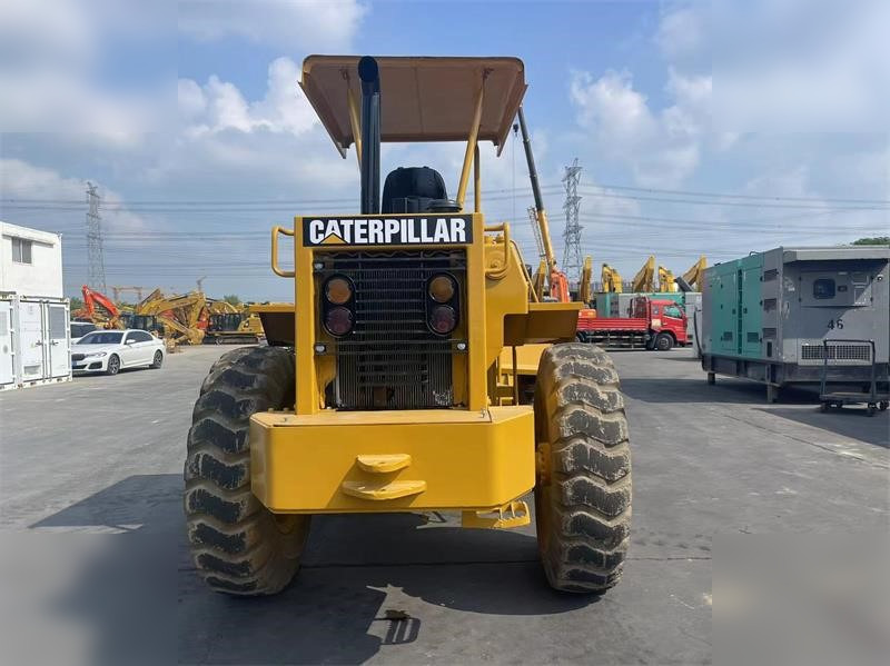 CATERPILLAR 910 - Kolový nakladač: obrázek 4 CATERPILLAR 910 - Kolový nakladač: obrázek 4