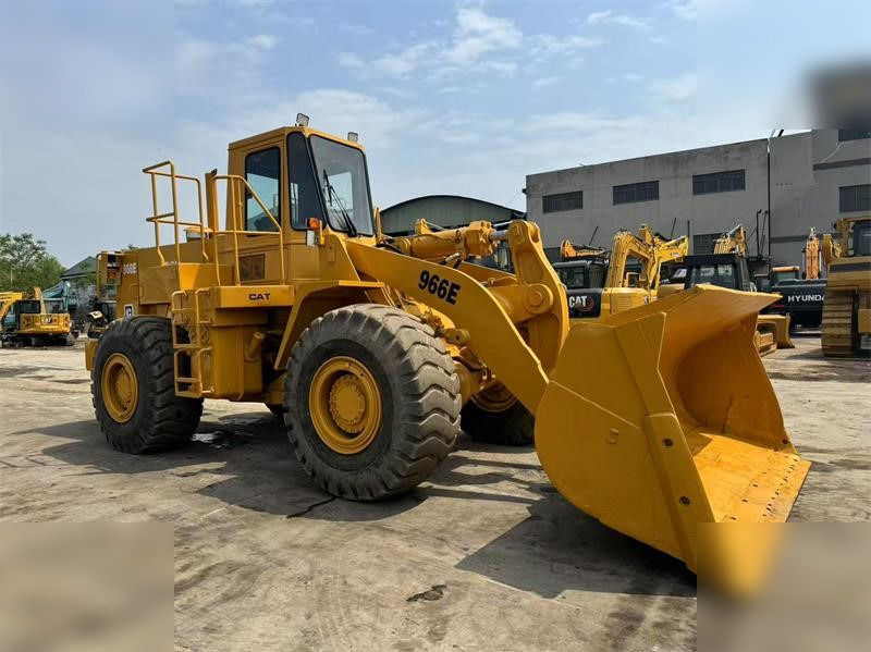 CATERPILLAR 966E - Kolový nakladač: obrázek 2 CATERPILLAR 966E - Kolový nakladač: obrázek 2