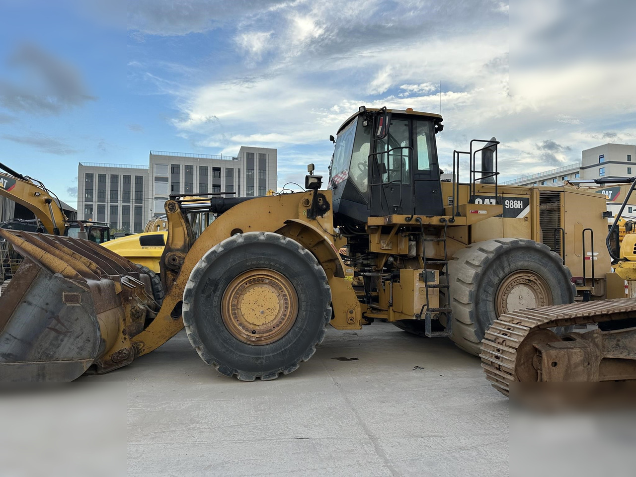 CATERPILLAR 986H - Kolový nakladač: obrázek 2 CATERPILLAR 986H - Kolový nakladač: obrázek 2
