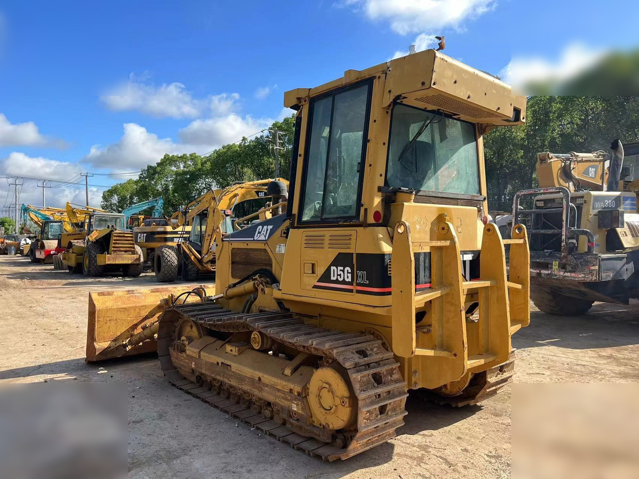 CATERPILLAR D5G XL - Buldozer: obrázek 3 CATERPILLAR D5G XL - Buldozer: obrázek 3