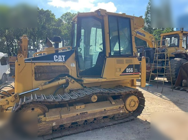 CATERPILLAR D5G XL - Buldozer: obrázek 4 CATERPILLAR D5G XL - Buldozer: obrázek 4