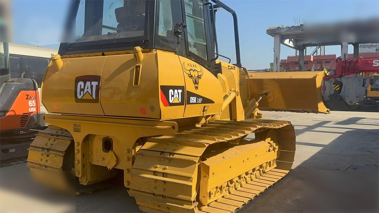 CATERPILLAR D5K LGP - Buldozer: obrázek 2 CATERPILLAR D5K LGP - Buldozer: obrázek 2