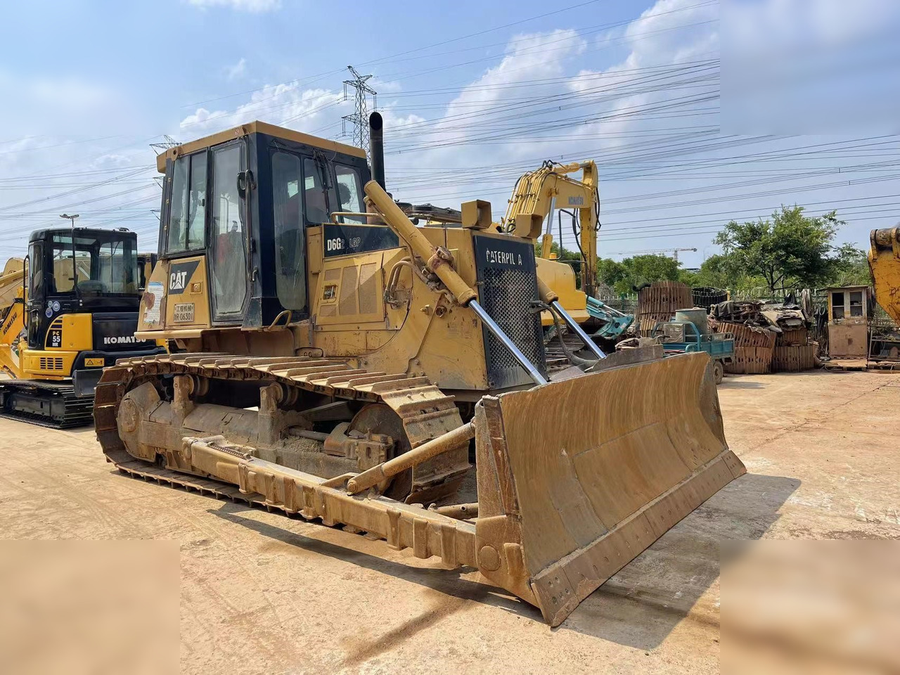 CATERPILLAR D6G - Buldozer: obrázek 2 CATERPILLAR D6G - Buldozer: obrázek 2