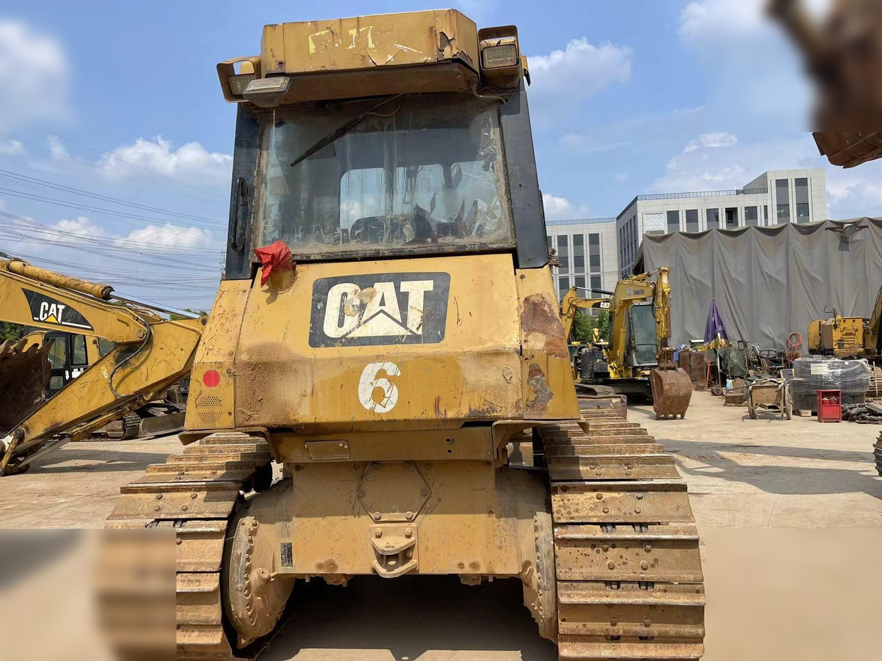 CATERPILLAR D6G - Buldozer: obrázek 3 CATERPILLAR D6G - Buldozer: obrázek 3